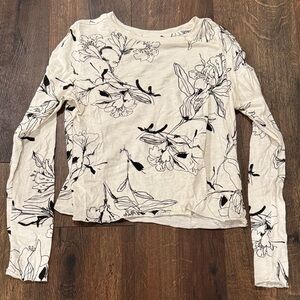 Mauve Cream and Black Floral Long Sleeve Tee
NWOT size xs